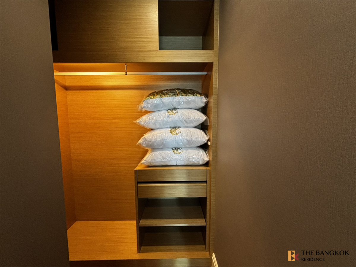 picture Bright 24 Condo in Great Location, Ready-to-move-in - 6/10