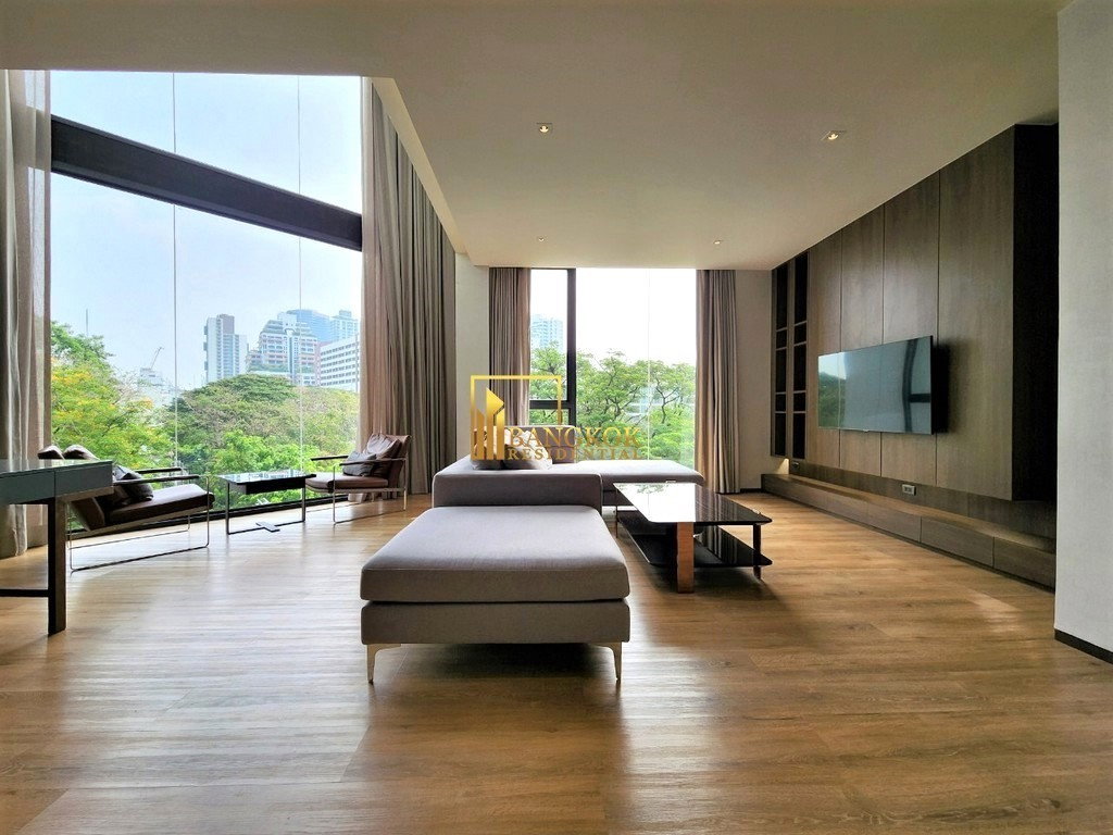 รูป Gorgeous 3 Bedroom Luxury Apartment in Phrom Phong Area - BR20988AP - รูปที่ 2/40