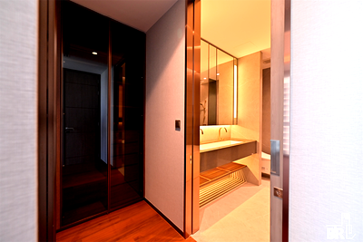 ขายคอนโด : ดิ เอสเทลล์ พร้อมพงษ์ ใกล้ BTS สถานีพร้อมพงษ์ ยูนิต Luxury หรูหราแบบไม่ต้องรอ