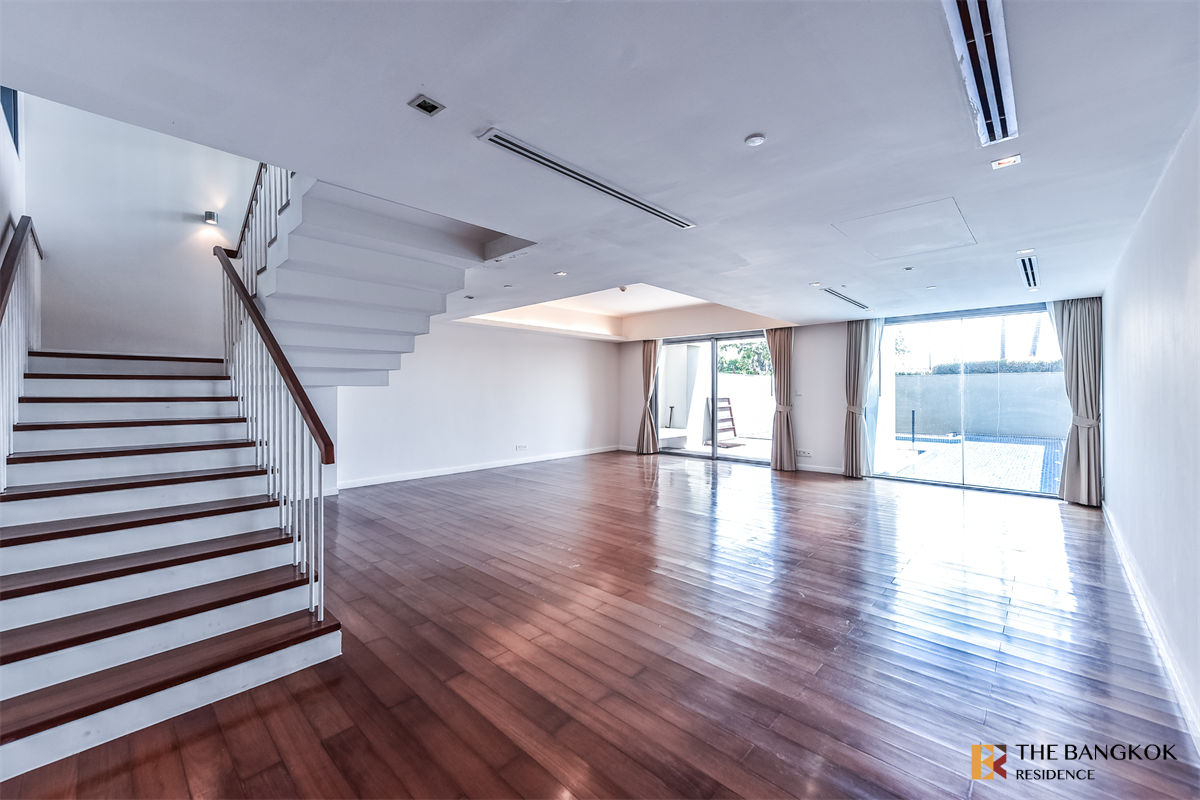 picture The Pano  Luxury Unit, Ready for You Without the Wait - 5/10