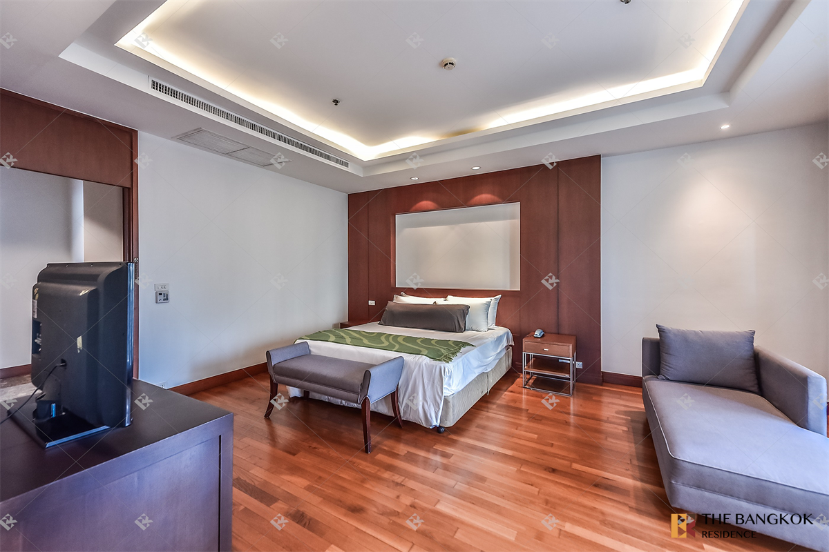 picture Ultimate Luxury Condo in Business District Royal Residence Park - 3/10