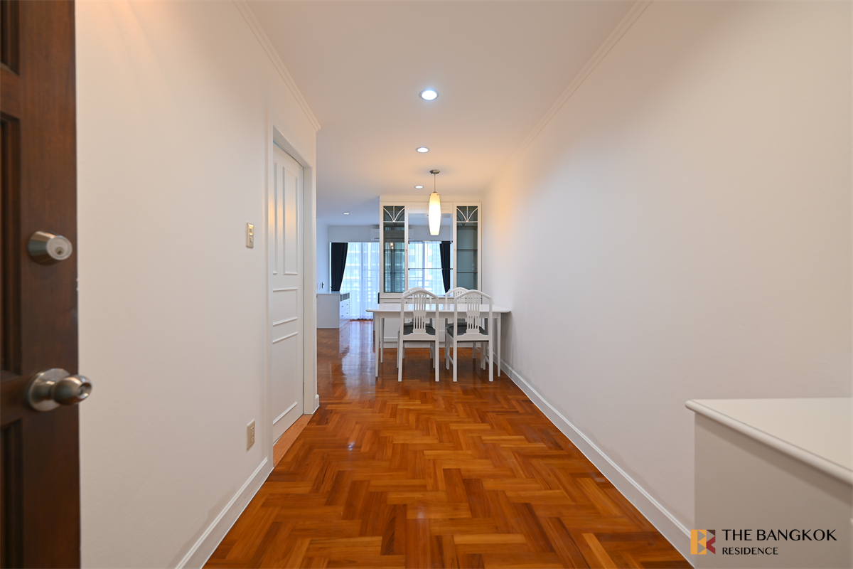 picture Acadamia Grand Tower near BTS Phrom Phong Ready-to-move-in Condo - 4/10