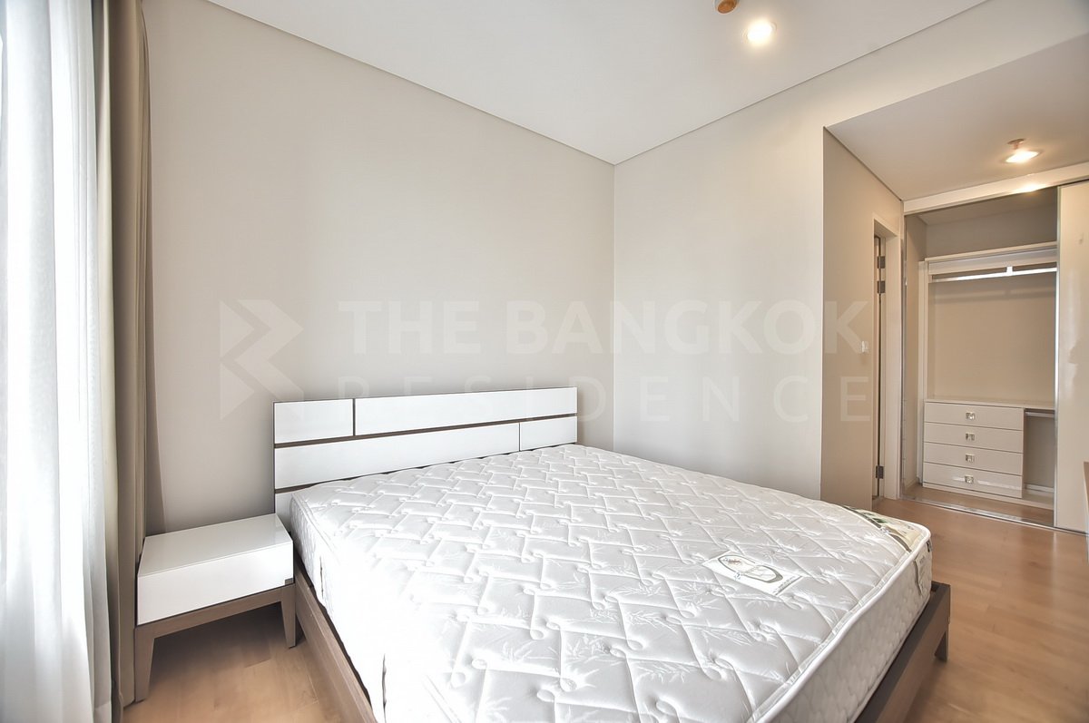 picture Villa Asoke near MRT Phetchaburi Station High-potential Location, Not as Expensive as You Think - 1/10