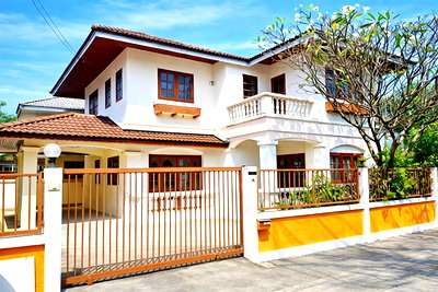 เช่าบ้านเดี่ยว จรัญสนิทวงศ์ 31 : MRT ไฟฉาย 900ม. บ้านสภาพดี 4นอน ทำครัวหนัก หรือ ออฟฟิศได้ รพ.ศิริราช พรานนก กาญจนาภิเษก