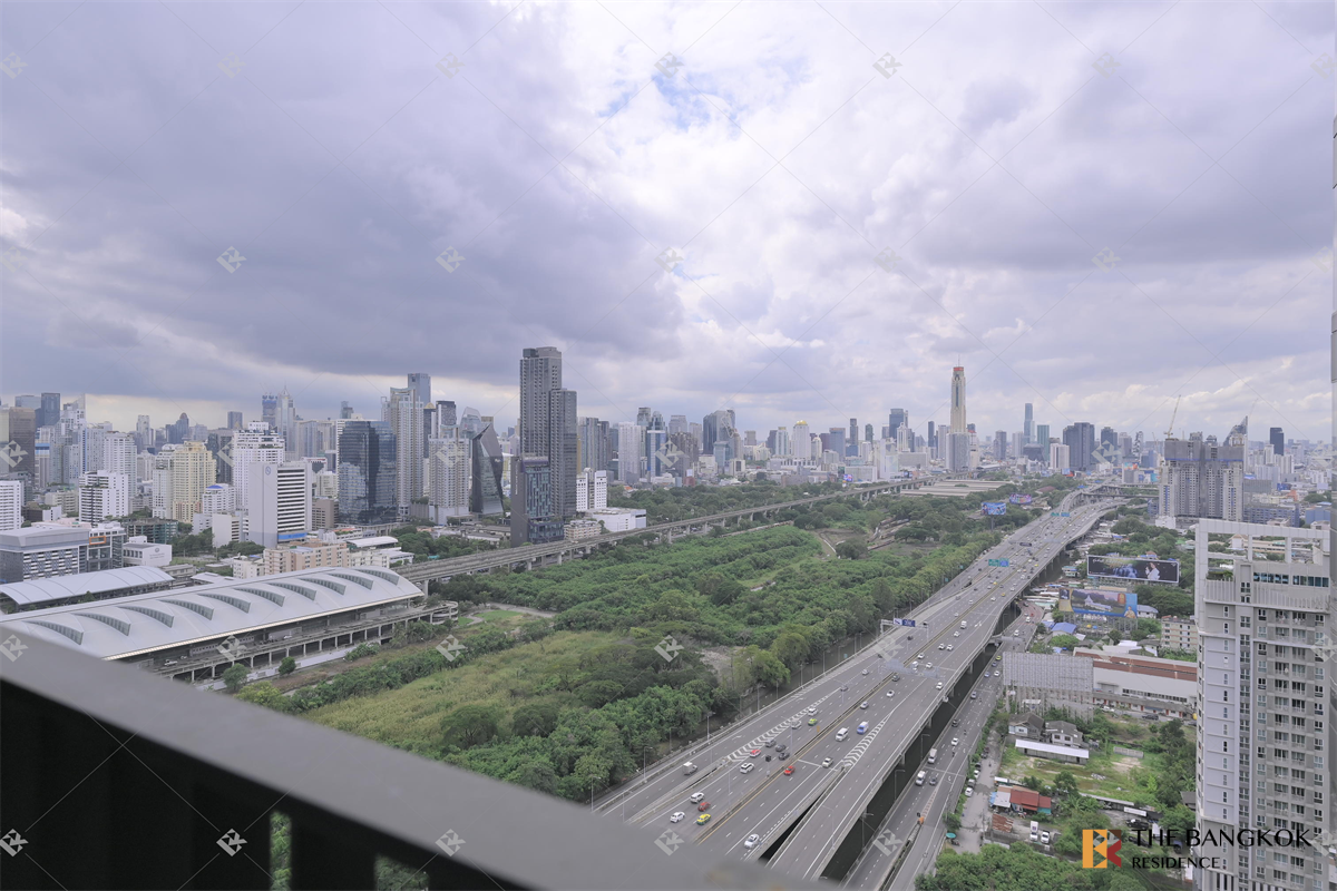 picture Comfortable Living Starts Here Life Asoke Hype - 2/10