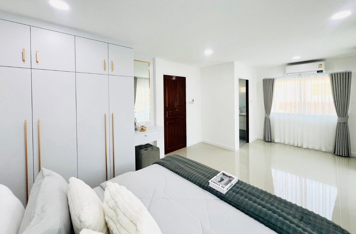 รูป บ้านพูลวิลล่าสุดหรู พร้อมอยู่ เฟอร์บิวอินทั้งหลัง หมู่บ้าน แฮปปี้เพลซ หนองไม้แก่น ราคาถูกมาก เจ้าของขายเอง - รูปที่ 14/20
