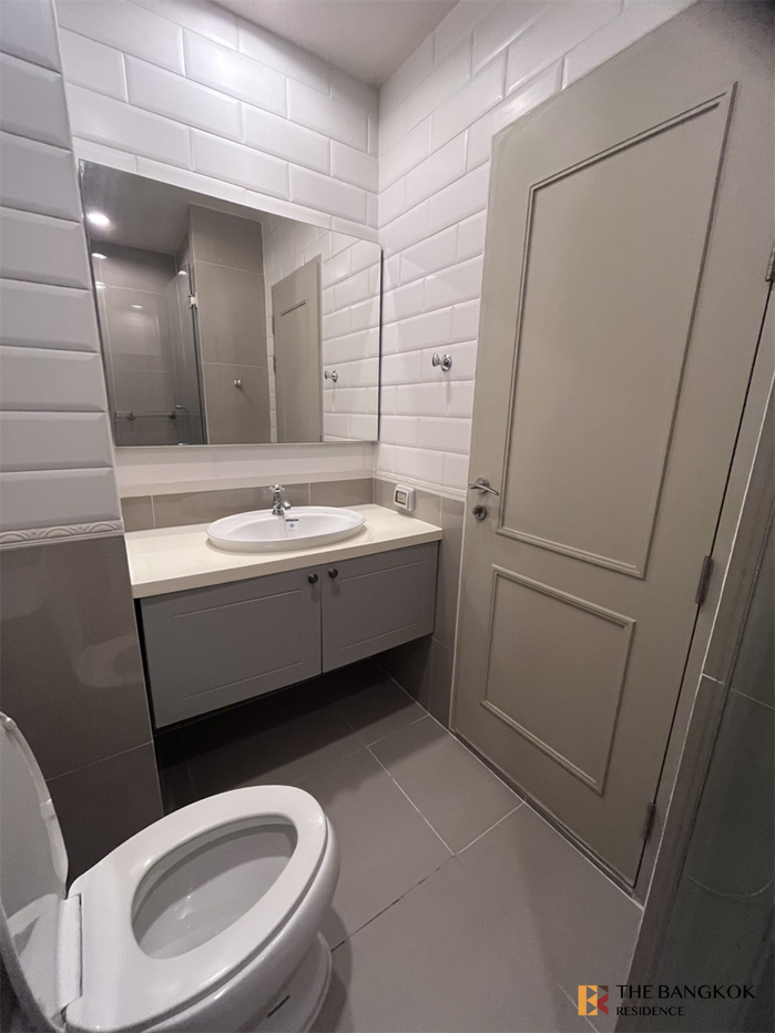 picture Hot Unit, Available for a Limited Time The Editor near BTS Saphan Khwai - 1/10