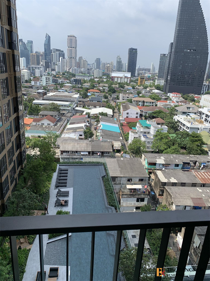 picture Oka Haus Sukhumvit 36 Book quickly before the room is gone!! - 5/9