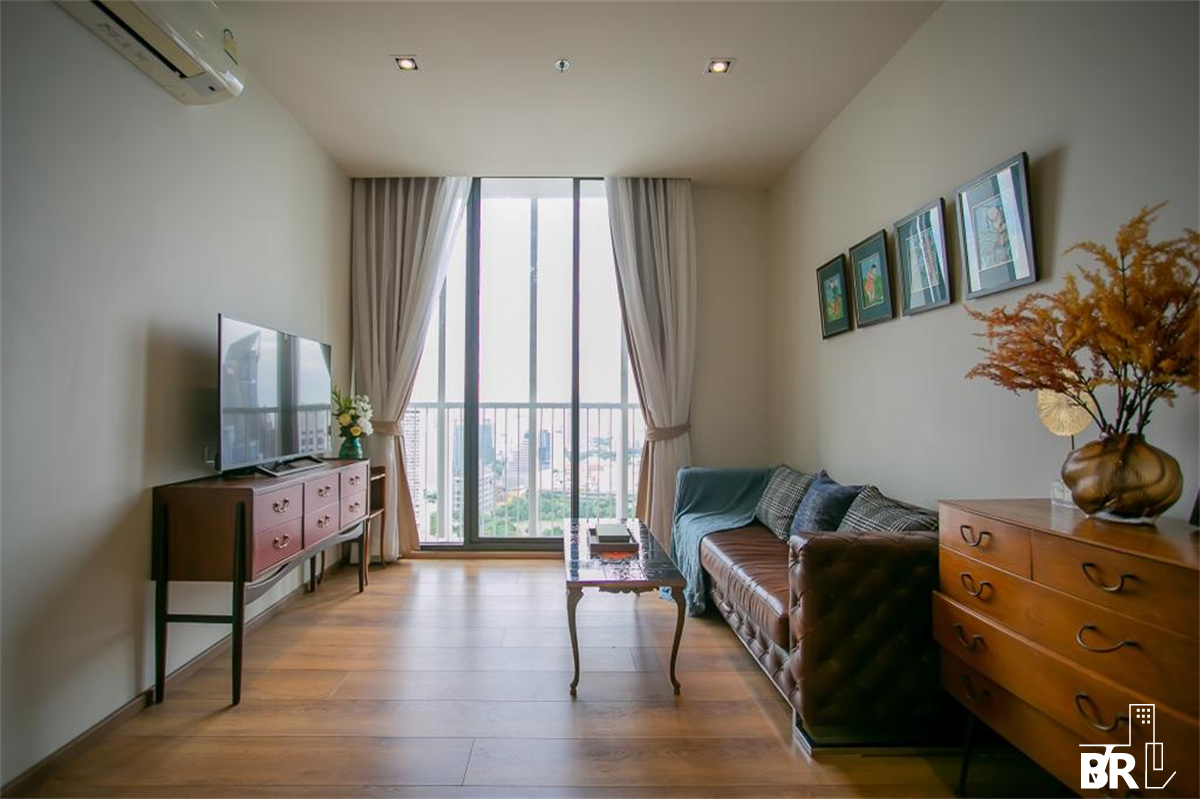 picture Park 24 Condo in CBD, Below Market Price - 8/10