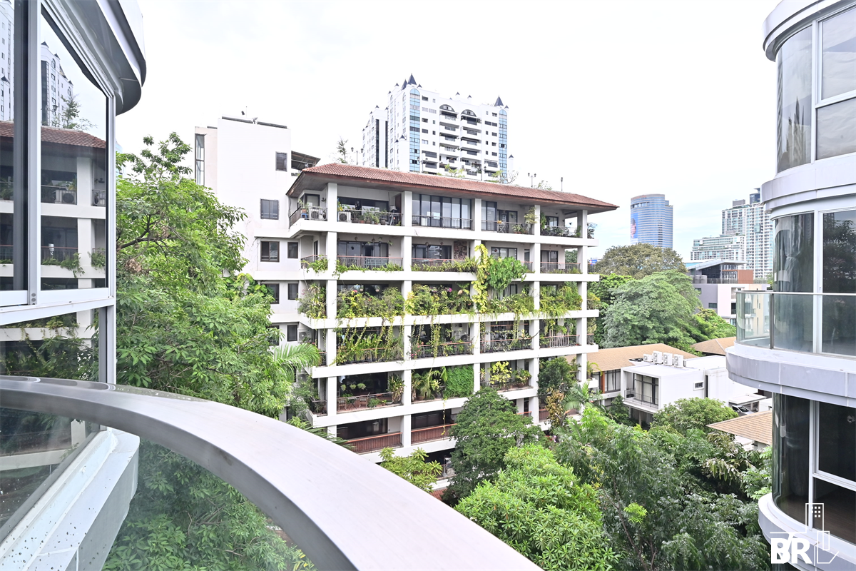 picture Q Prasarnmit  Great price, prime location - 1/10