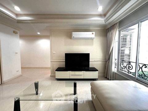 คอนโด 3-ห้องนอน ที่ ลา วี ออง โรส เพลส คอนโดมิเนียม ใกล้ BTS ทองหล่อ (ID 2822031)