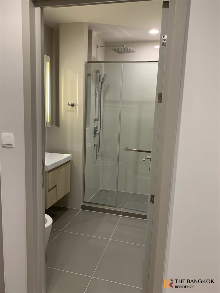 picture Oka Haus Sukhumvit 36 Book quickly before the room is gone!! - 4/9