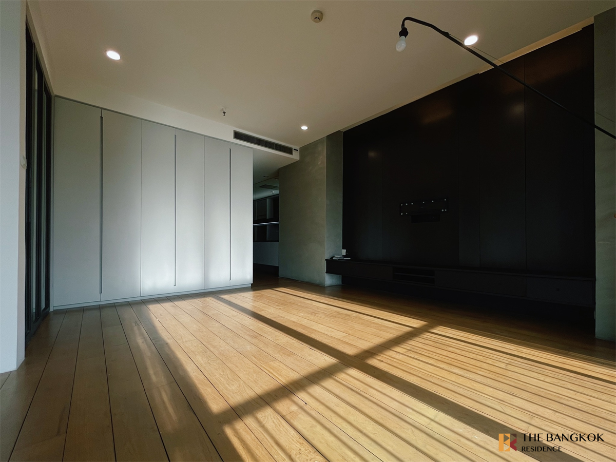 picture Noble Solo  Convenient Travel, Great Value per Square Meter - 3/10