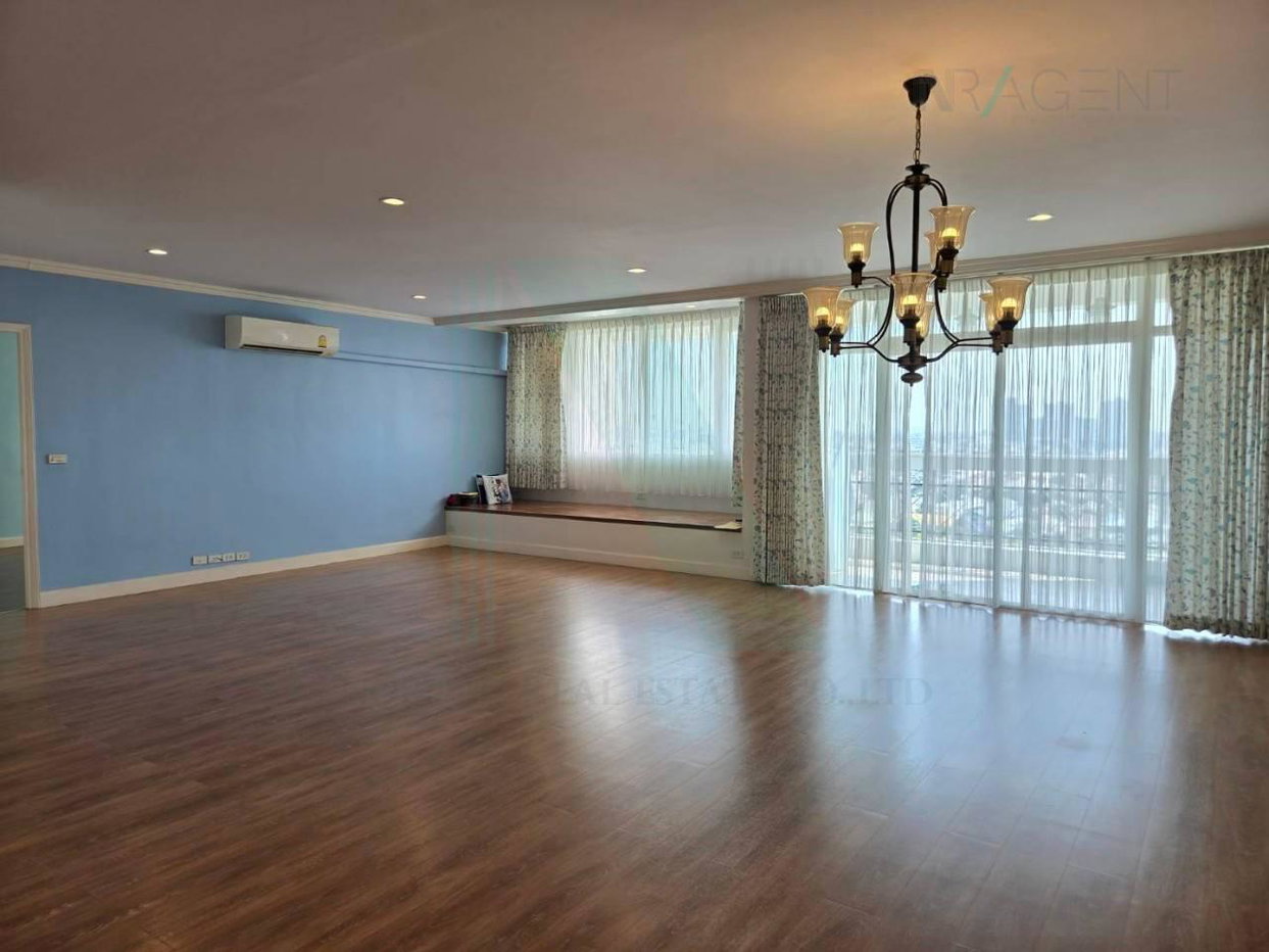 รูป 🎉 ขายคอนโด รอยัล คาสเทิล อาคาร 1 ชั้น 14 3 ห้องนอน ขนาด 209 ตรม ใกล้ ใกล้ รร.นานาชาติคินเคดกรุงเทพ - รูปที่ 2/8