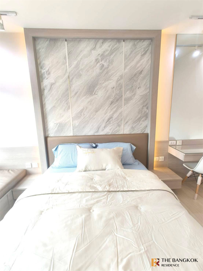 picture Life Asoke Convenient Travel, Great Value per Square Meter near MRT Phetchaburi Station - 1/9