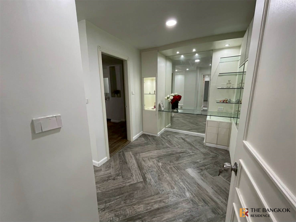 รูป คอนโด Luxury ราคาพิเศษ เพรสซิเดนท์ ปาร์ค สุขุมวิท 24 - รูปที่ 8/10