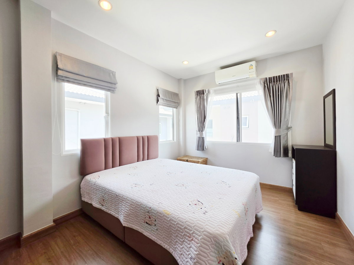 รูป ถูกมาก!!! บ้านเดี่ยว  หมู่บ้าน เซนโทร วัชรพล พื้นที่ 50 ตรว. 3 ห้องนอน 3 ห้องน้ำ  พร้อมแต่งสวนรอบบ้านสวย ทำเลดี ติดถนนสุขาภิบาล 5 - รูปที่ 16/19