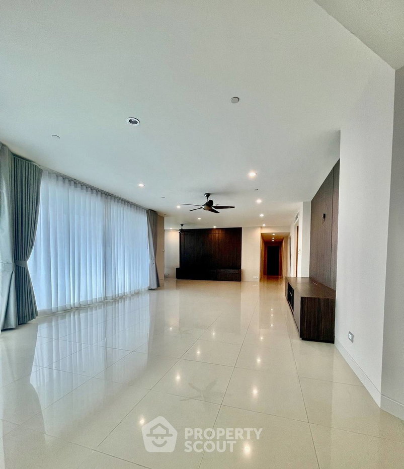 รูป คอนโด 4-ห้องนอน ที่ วอเตอร์มาร์ค เจ้าพระยาริเวอร์ ใกล้ BTS กรุงธนบุรี (ID 2098470) - รูปที่ 1/12