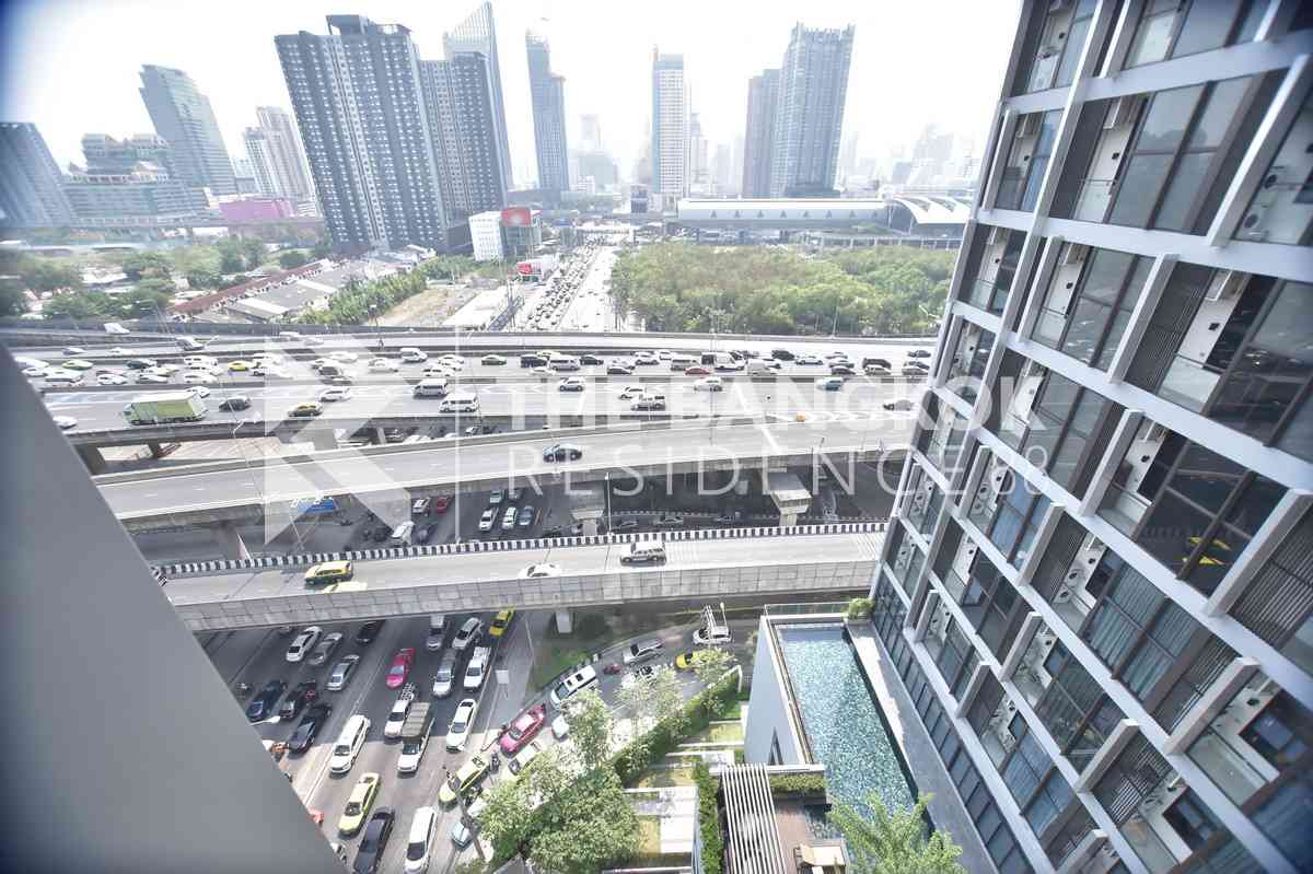 picture Convenient Travel, Great Value per Square Meter Chewathai Residence Asoke - 3/10