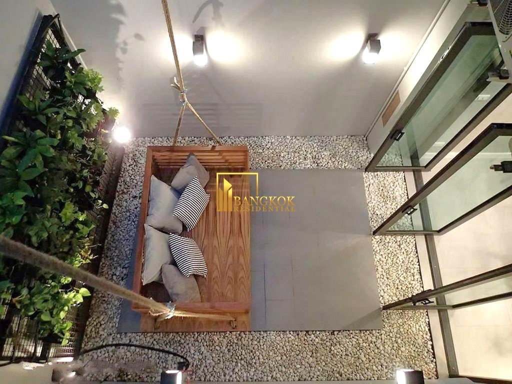 รูป Beautifully Renovated 3 Bed Townhouse For Rent in Ekkamai - BR8807TH - รูปที่ 4/15