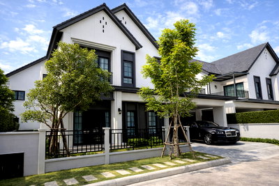 เช่าบ้านเดี่ยว นิคมบางปู(เหนือ) : ให้เช่าบ้านเดี่ยว Centro Bangna (70 ตร.ว.) เลี้ยงสัตว์ได้ ใกล้เมกาบางนา 