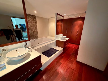 รูปภาพ LTH15082 – 💎 Duplex Condo for Rent | Phrom Phong | Feels Like a House in the City | Near BTS Phrom Phong | 200,000 THB/Month | คอนโดดูเพล็กซ์ พร้อมพงษ์ ฟีลเหมือนอยู่บ้าน พื้นที่แยกชัด อยู่สบาย ใกล้ BTS