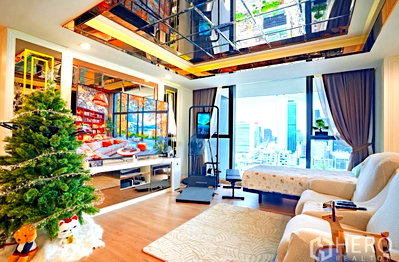 Condos for sale : Luxury Condo for Sale at The Met Condominium Private Pool Unit HRE00593