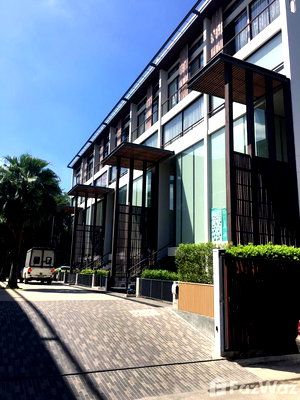 Townhouses for rent BTS Udom Suk : 2 Bedroom Townhouse for rent at Oasis Loft Sukhumvit 64 78605