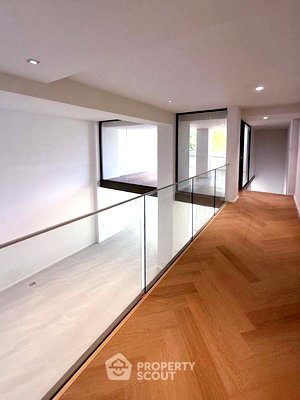 Townhouses for sale Bangkok : 5-BR Townhouse near BTS Phra Khanong (ID 2819571)