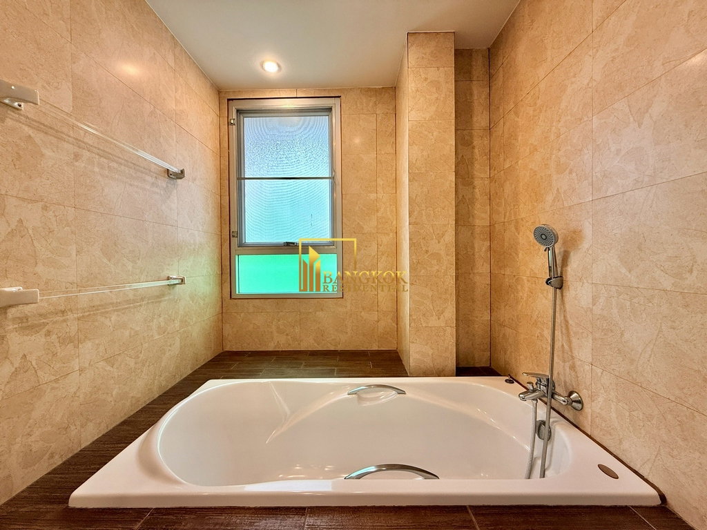 รูป Pet Friendly 3 Bedroom House For Rent in Vibrant Nana Area - BR7743SH - รูปที่ 26/37