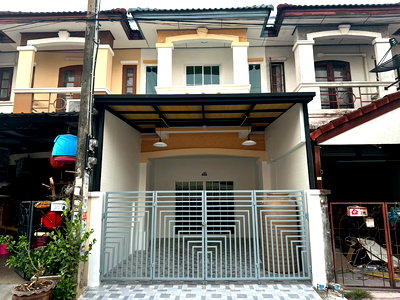 ทาวน์โฮม กรุงเทพมหานคร : ทาวน์เฮ้าส์ 2 ชั้น คู้บอน27 แยก 35 หมู่บ้านรามอินทรา71 รีโนเวทใหม่ ทำเลดี เฟอร์นิเจอร์พร้อมเข้าอยู่ ใกล้รถไฟฟ้า