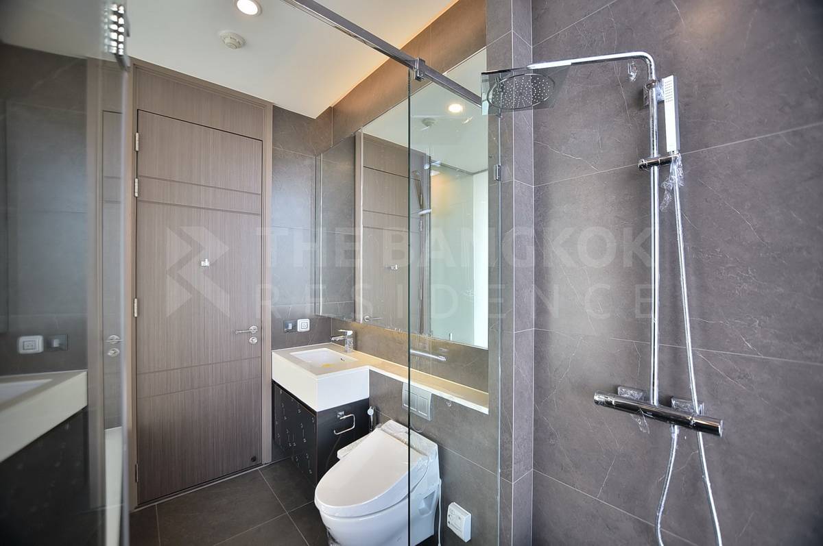 picture THE ESSE at SINGHA COMPLEX near MRT Phetchaburi Station Special Unit, Great Value - 3/10