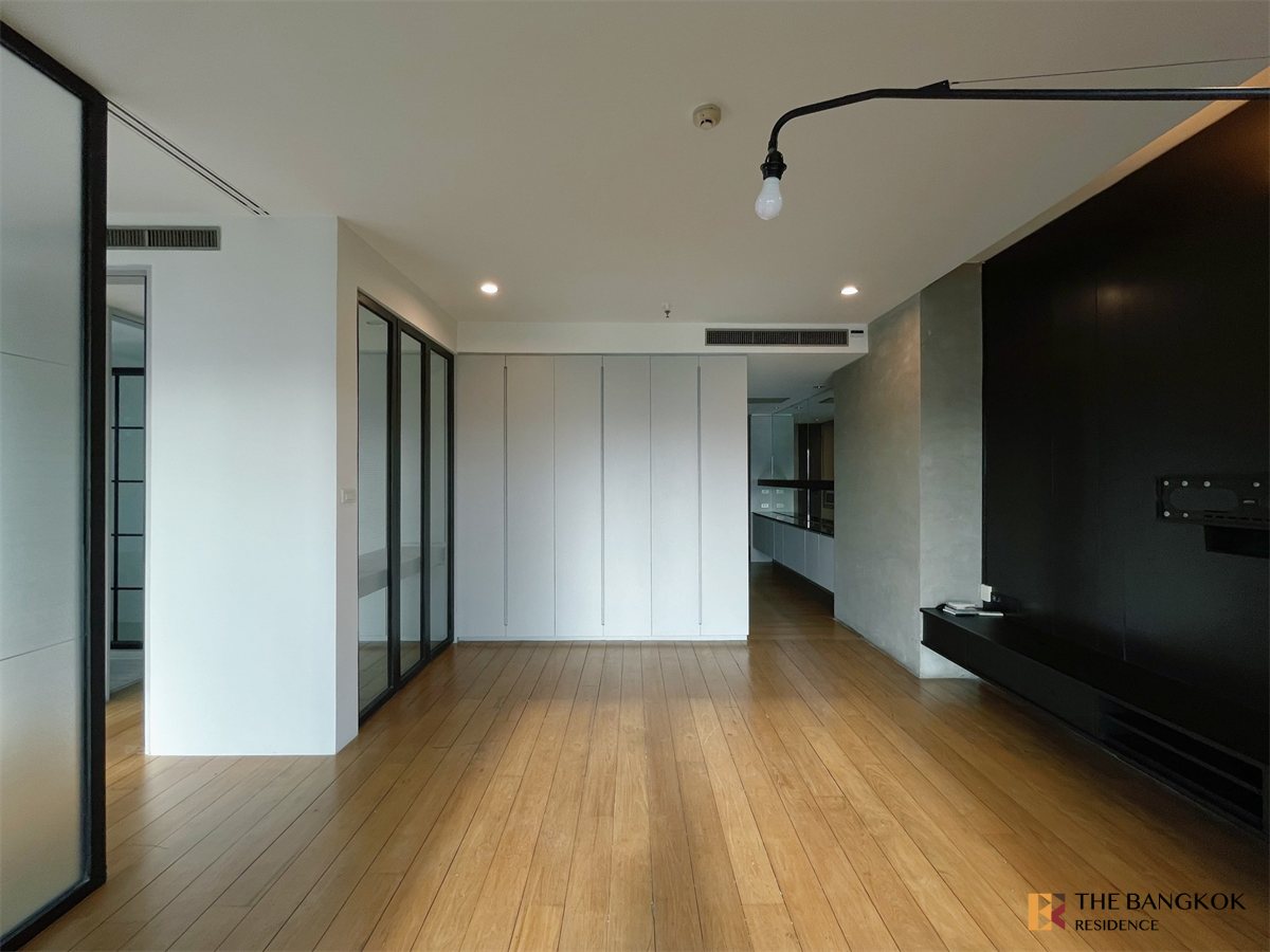 picture Noble Solo  Convenient Travel, Great Value per Square Meter - 1/10