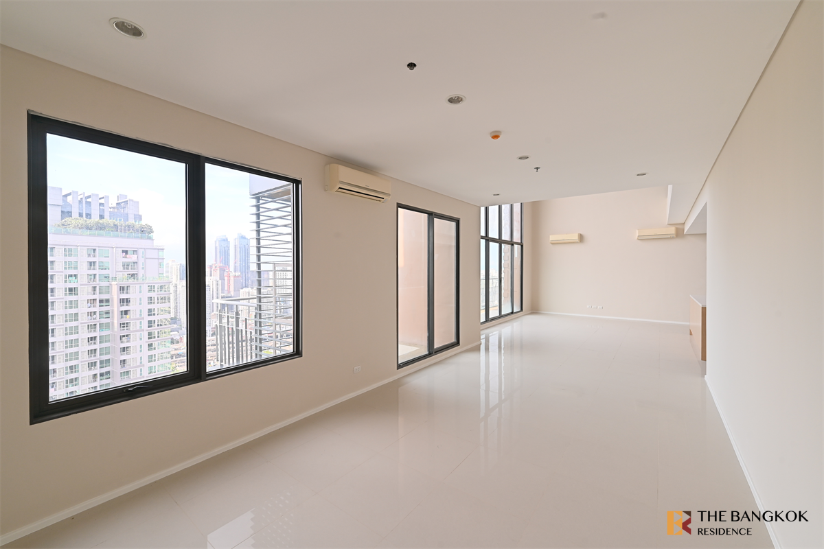 picture Villa Asoke near MRT Phetchaburi Station Luxuriously Elevated Unit - 7/10