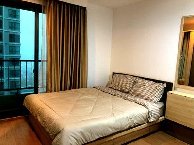 Condos for sale : 🔥 FOR SALE – Condo only 110 m from BTS, pool & city view, fully furnished