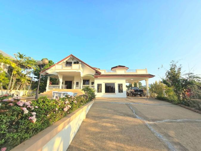 Pool villa for sale with mountain views and fresh air, Khao Chi Chan - Pattaya.