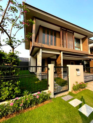 บ้านเดี่ยวให้เช่า : บ้านเดี่ยวหรู 4 ห้องนอน  หมู่บ้าน บุราสิริ กรุงเทพกรีฑา