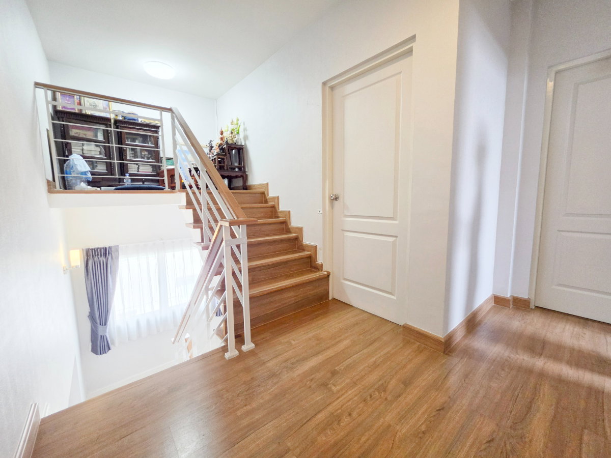 รูป ถูกมาก!!! บ้านเดี่ยว  หมู่บ้าน เซนโทร วัชรพล พื้นที่ 50 ตรว. 3 ห้องนอน 3 ห้องน้ำ  พร้อมแต่งสวนรอบบ้านสวย ทำเลดี ติดถนนสุขาภิบาล 5 - รูปที่ 17/19