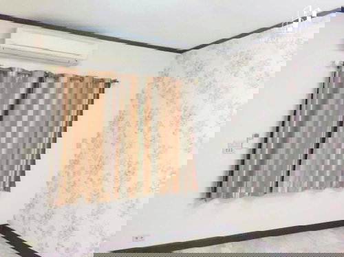 รูป ขายหมู่บ้านธนกาญจน์ รัตนาธิเบศร์  ทาวน์โฮม 3 ชั้น ติดถนนใหญ่ ใกล้รถไฟฟ้าเพียง 50 เมตร เหมาะอยู่อาศัยเอง  - รูปที่ 3/7