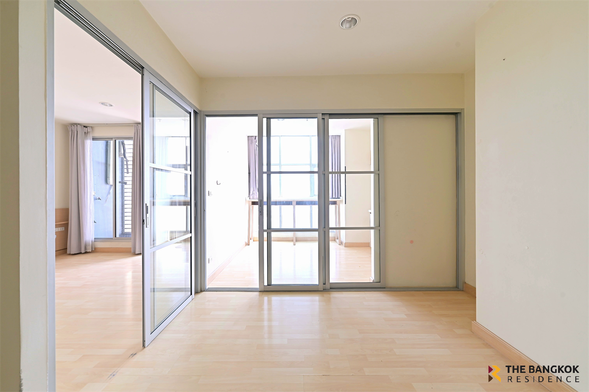 picture RHYTHM Ratchada Save Time, Convenient Travel near MRT Ratchadaphisek Station - 9/10