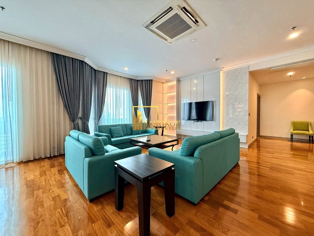 รูป Expansive 4 Bedroom Penthouse Apartment in Vibrant Area - BR20058AP - รูปที่ 3/65