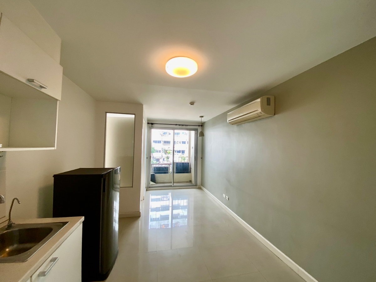 รูป ✨ขายด่วน! The Clover ทองหล่อ 18 | โลว์ไรส์สไตล์รีสอร์ท ใจกลางย่านไลฟ์สไตล์สุดชิค✨ ขนาด 1 ห้องนอน ระเบียงหันทิศเหนือ อยู่สบาย ไม่ร้อน - รูปที่ 3/29