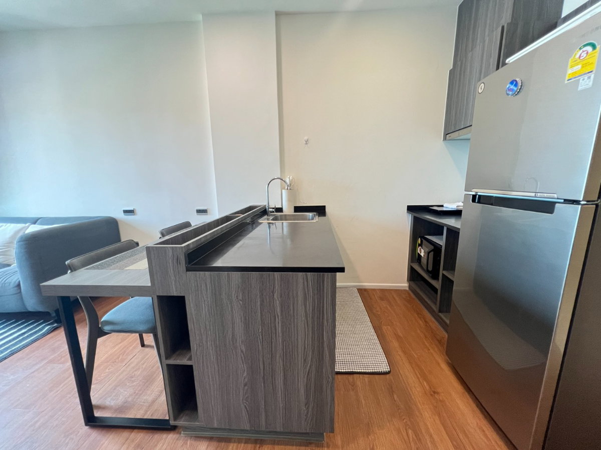 picture Space Central condo – great location, for rent! - 7/8