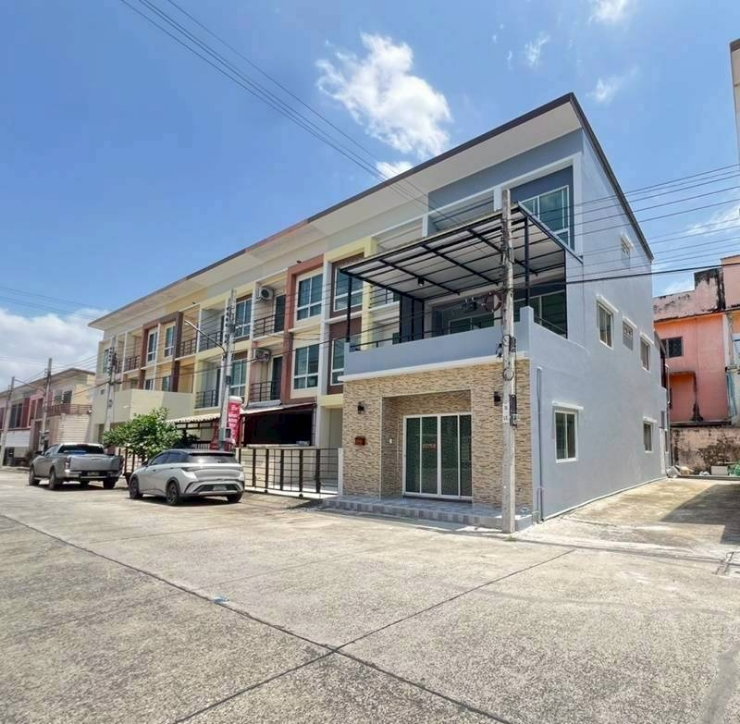 รูป ทาวน์โฮม 3 ชั้นหนองจอกเลียบวารีหมู่บ้านเพ็ญศิริ 4 นัดชมบ้าน 085-318-6868 - รูปที่ 1/13