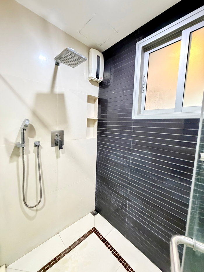 picture For Rent❗️" 𝐑𝐡𝐲𝐭𝐡𝐦 𝐑𝐚𝐭𝐜𝐡𝐚𝐝𝐚-𝐇𝐮𝐚𝐢𝐤𝐡𝐰𝐚𝐧𝐠 " 1 Bedroom 1 Bathroom Size 36 Sq.m. Near : MRT-Huaikhwang - 10/11
