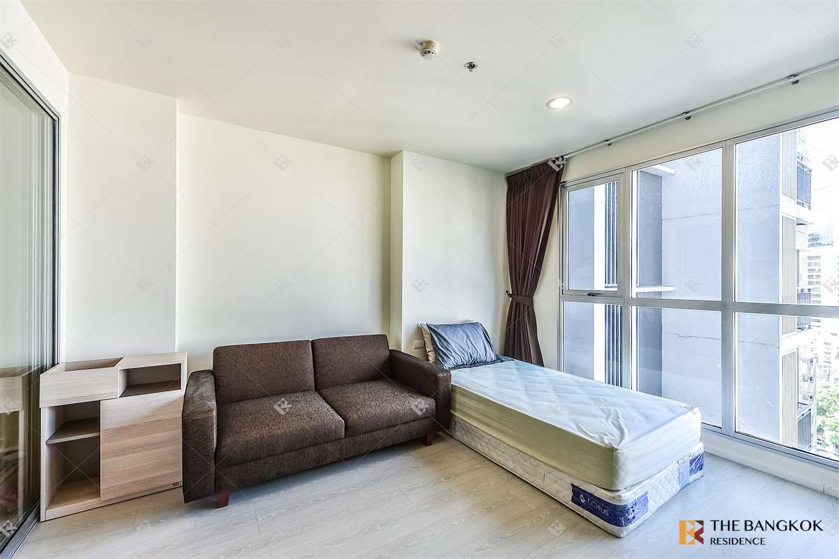picture RHYTHM Sathorn-Narathiwas Convenient Travel, Great Value per Square Meter - 5/10