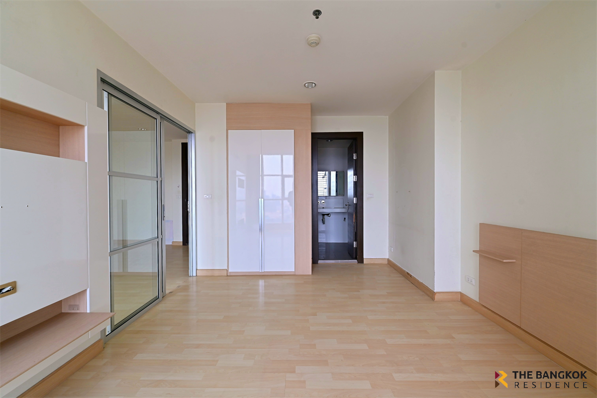 picture RHYTHM Ratchada Save Time, Convenient Travel near MRT Ratchadaphisek Station - 10/10