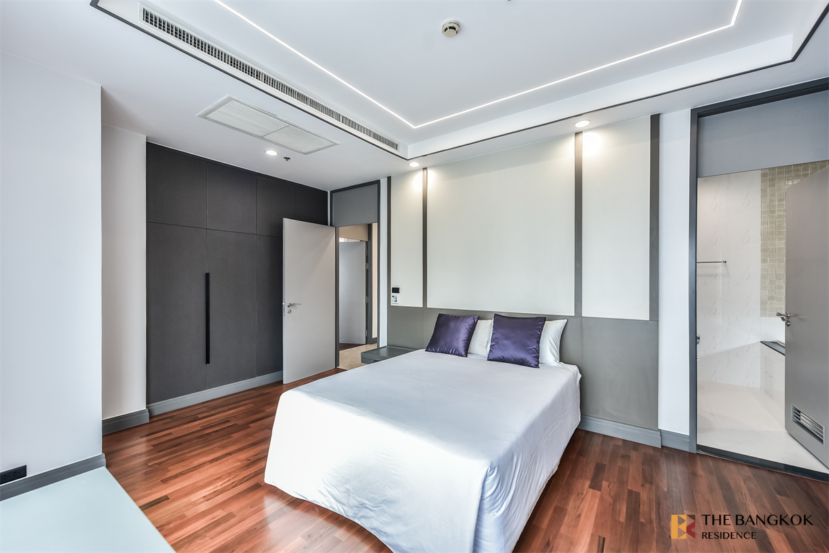 picture Luxury Unit, Ready for You Without the Wait Royal Residence Park - 3/10