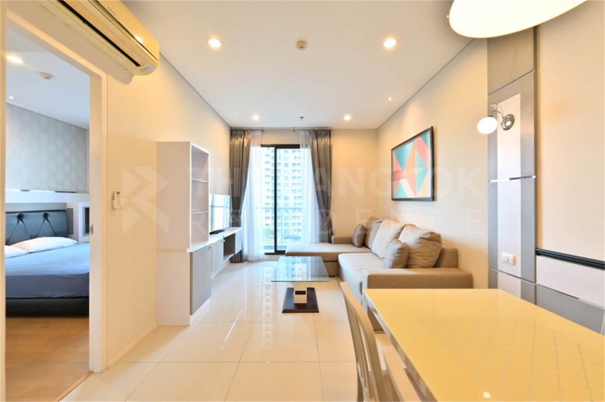 picture Villa Asoke near MRT Phetchaburi Station Easy Travel, Fully Utilized Space - 1/10
