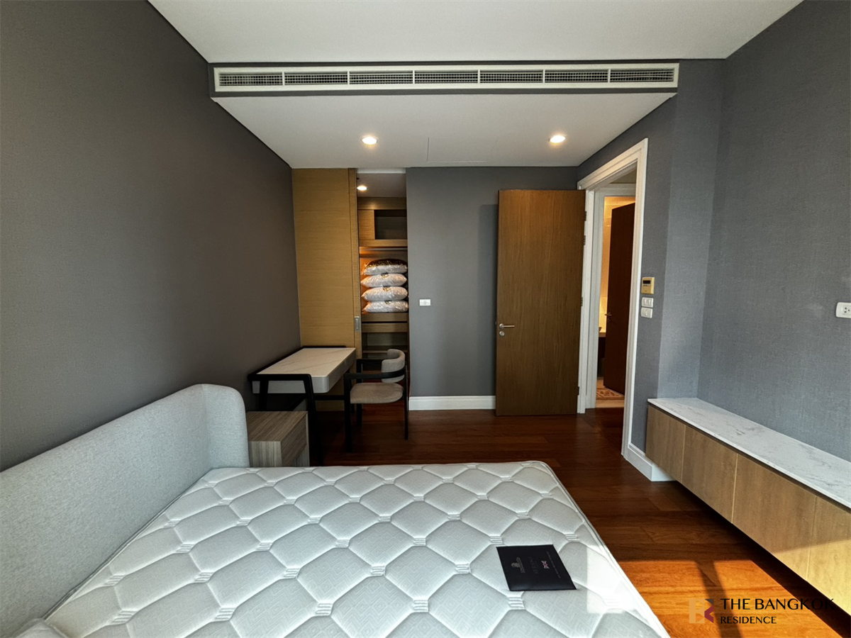 picture Bright 24 Condo in Great Location, Ready-to-move-in - 9/10